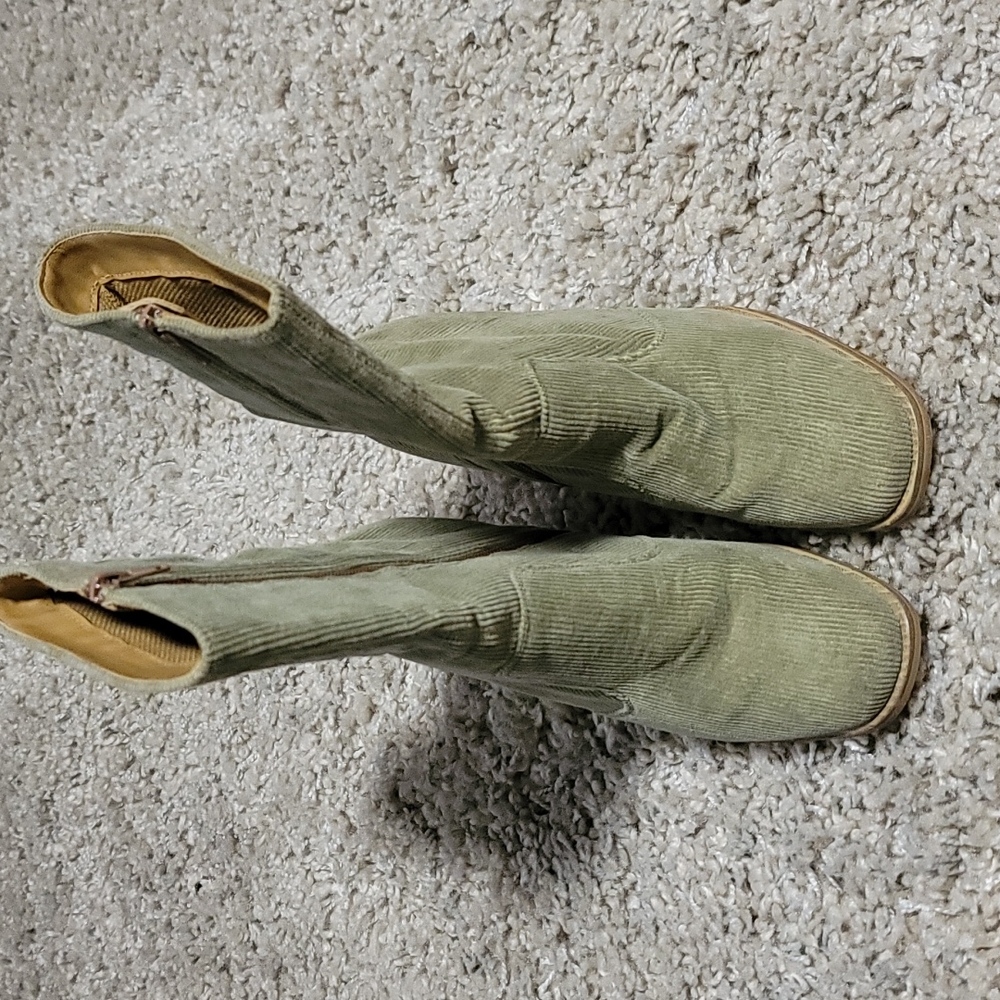 Courdroy boots